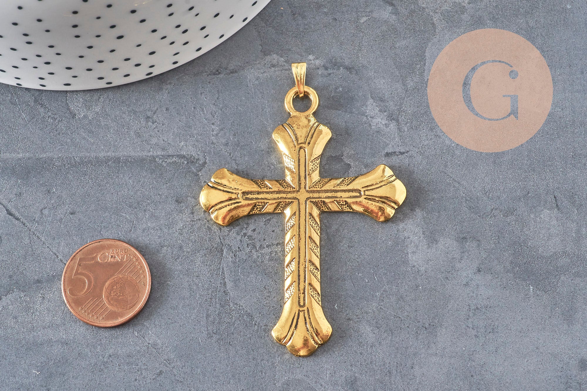 Large Cross Pendant, golden zamak, 75mm, x1 (G2368)
