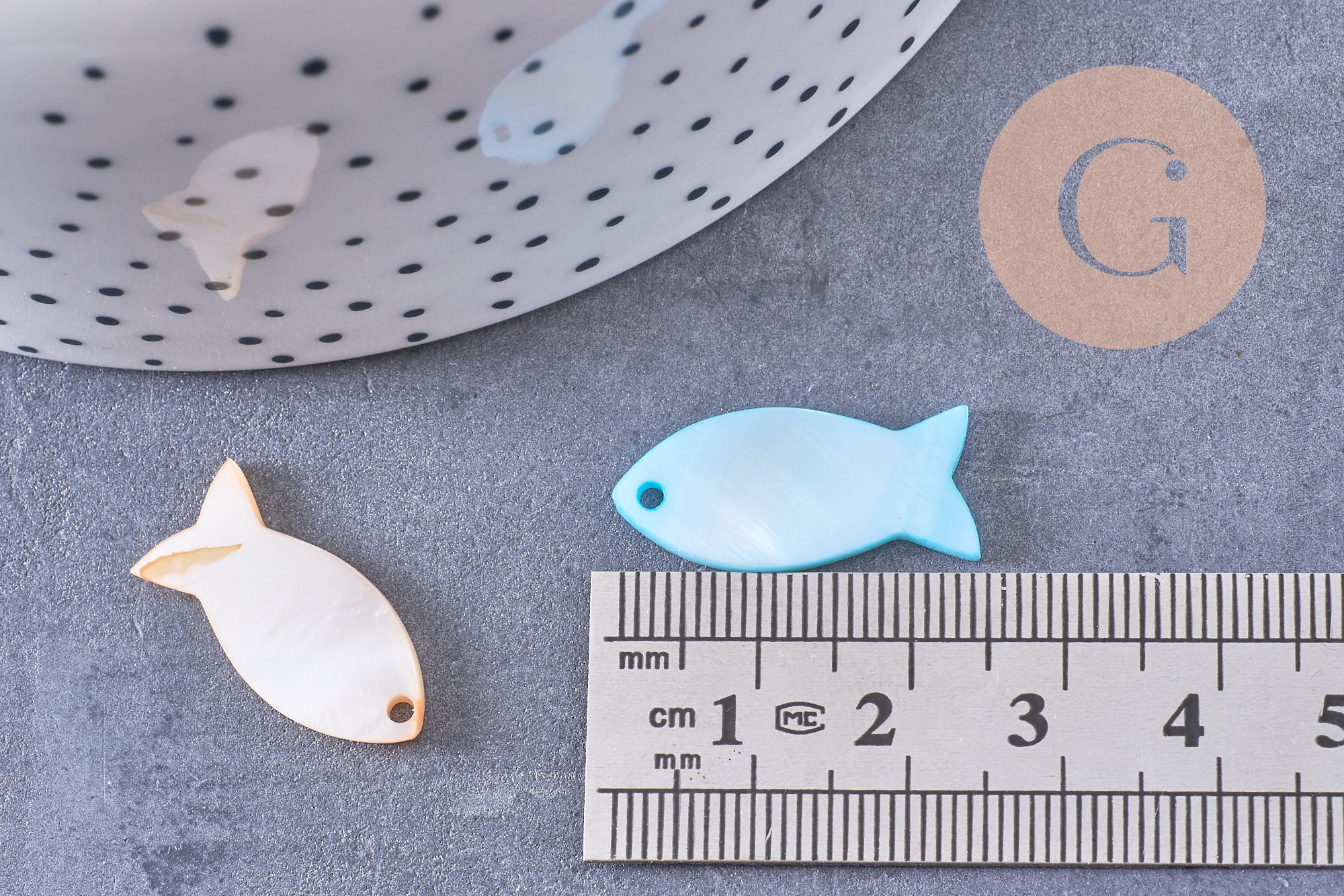 Pendentif Poissons nacre multicolore 19-24mm, x5 (G10630)