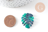 Pendentif acétate feuille monsterosa verte, perles plastique,connecteur feuille plastique 27mm, x2 (G5067)