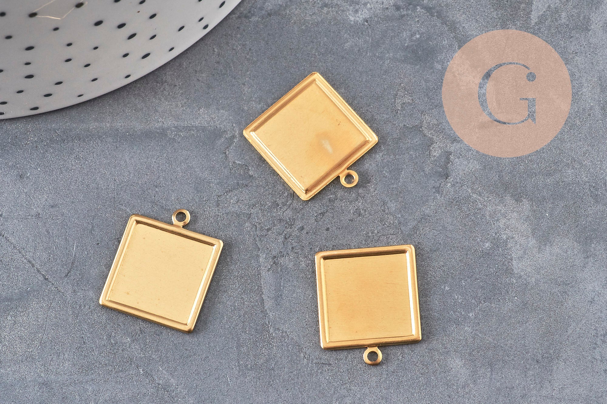 Pendentif carré cabochon laiton brut, x2 (G11038) VALIDE