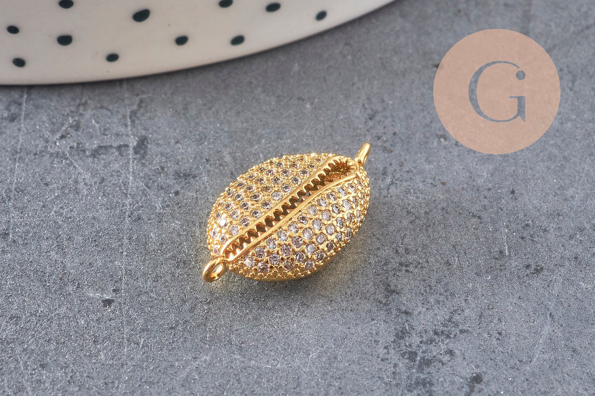 Pendentif cauri laiton doré 18K zircon blanc, sans nickel,pendentif coquillage doré,21mm, x1 (G4462)