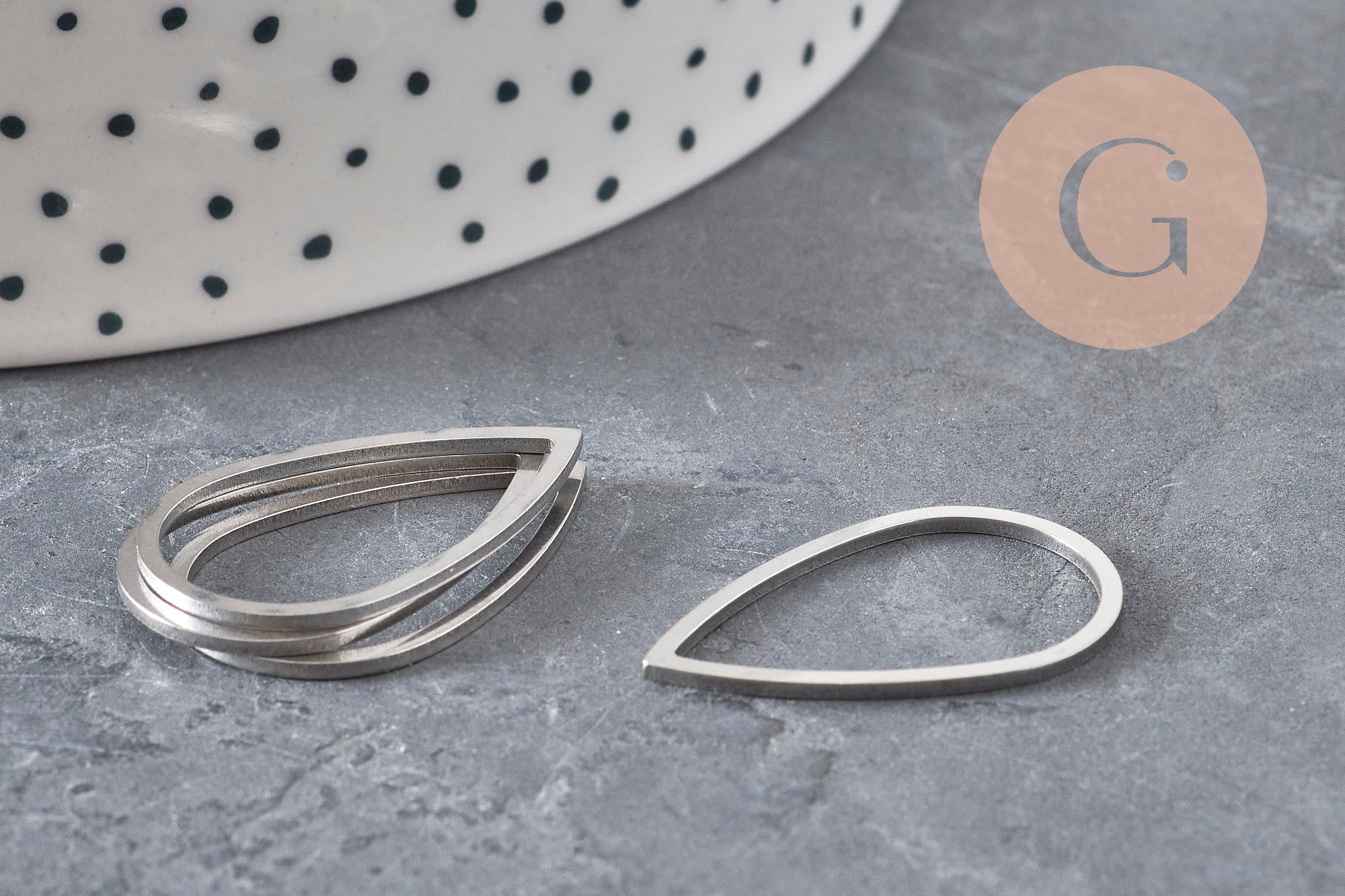 Stainless steel 201 teardrop connector pendant, gold-plated or platinum-plated, 26mm, x2 (G11212)