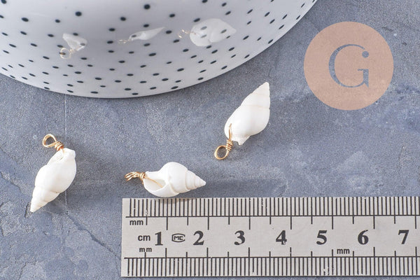 Pendentif coquillage blanc zamac doré 25mm, x2 (G10079)