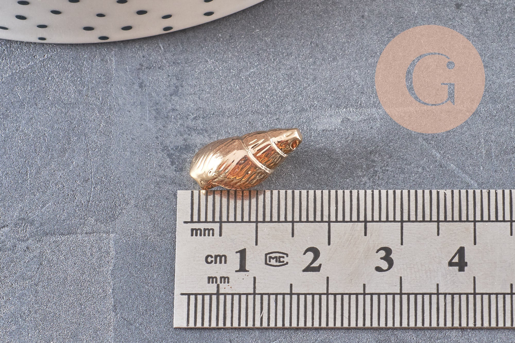 Pendentif coquillage laiton doré 18K 16.5mm, x2 (G3584)