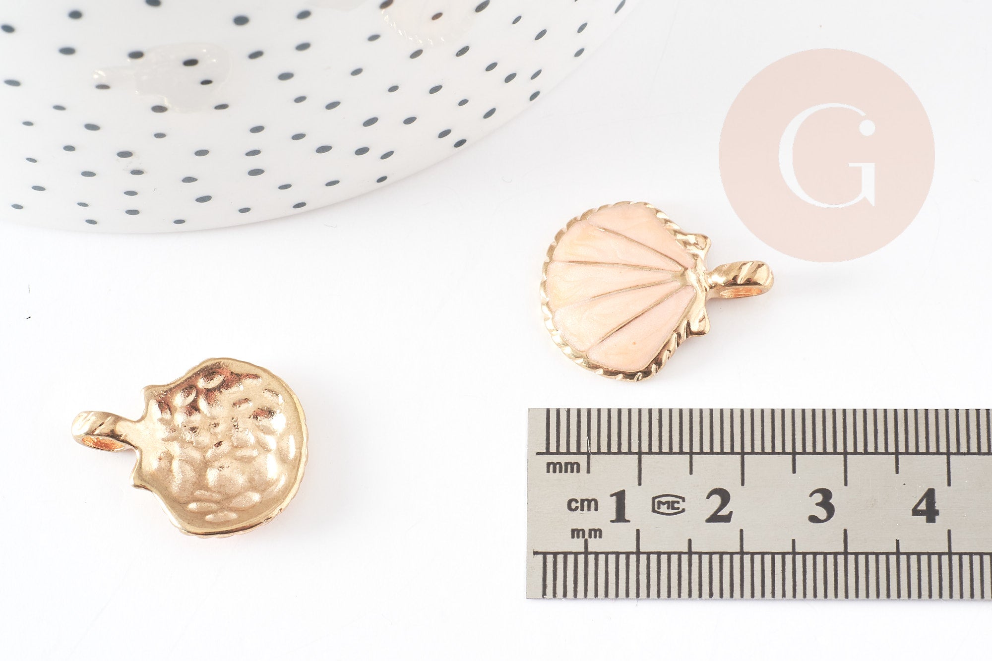 Pendentif coquillage zamac doré rose beige 24.5mm, x2 (G0223)