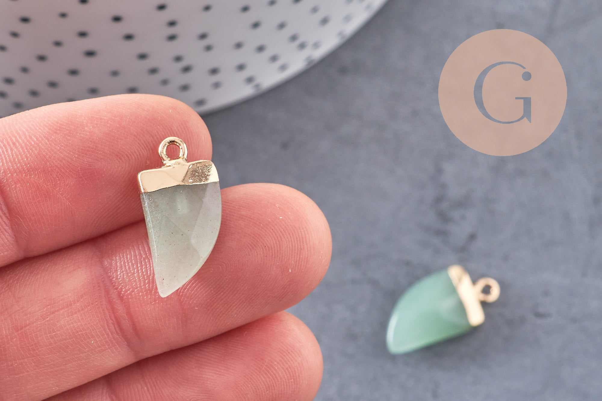 Pendentif corne jade vert,jade vert,pendentif bijoux, jade naturelle,21mm, x1 (G1281)