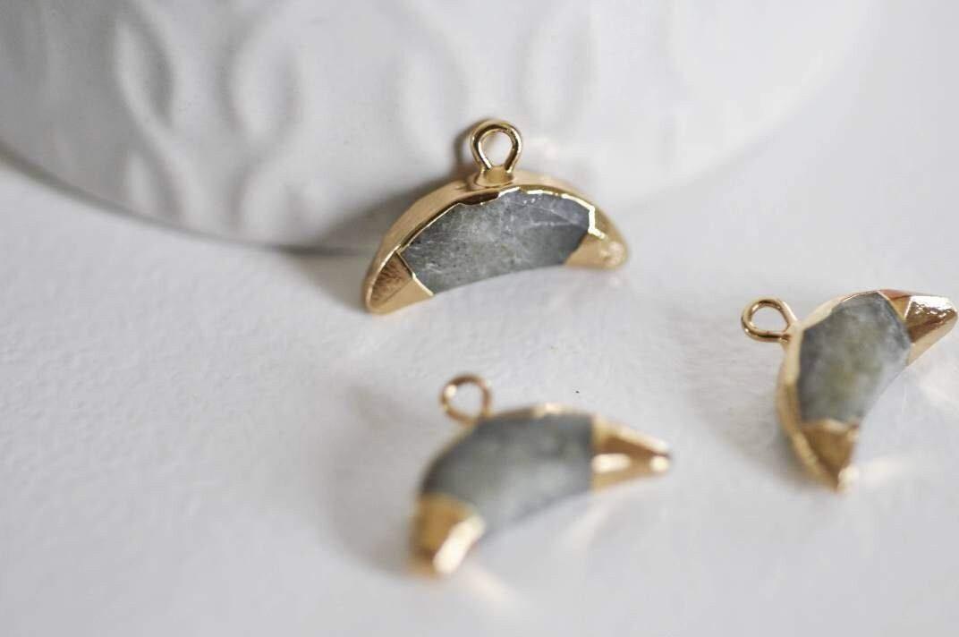 Pendentif croissant lune labradorite or,pendentif bijoux,lune labradorite naturelle,18mm, x1 (G0519)