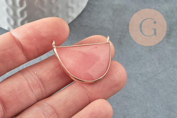 Pendentif demi-lune jade naturel teinté rose laiton doré 32mm, x1 (G1535)