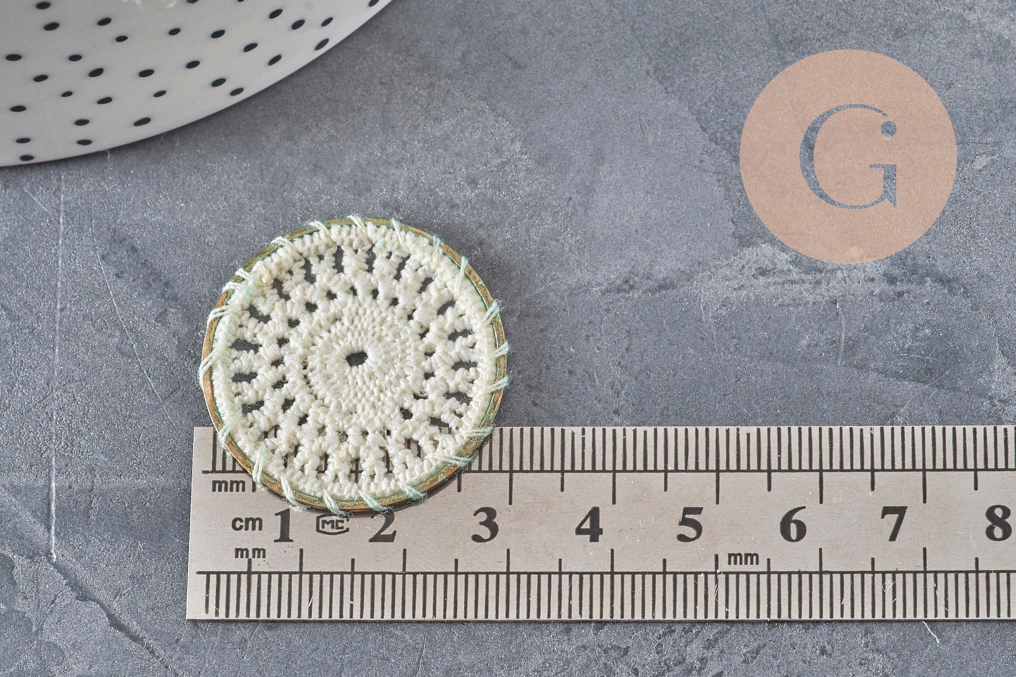 Pendentif dentelle crochet laiton 30mm x 5,30mm (G2301)