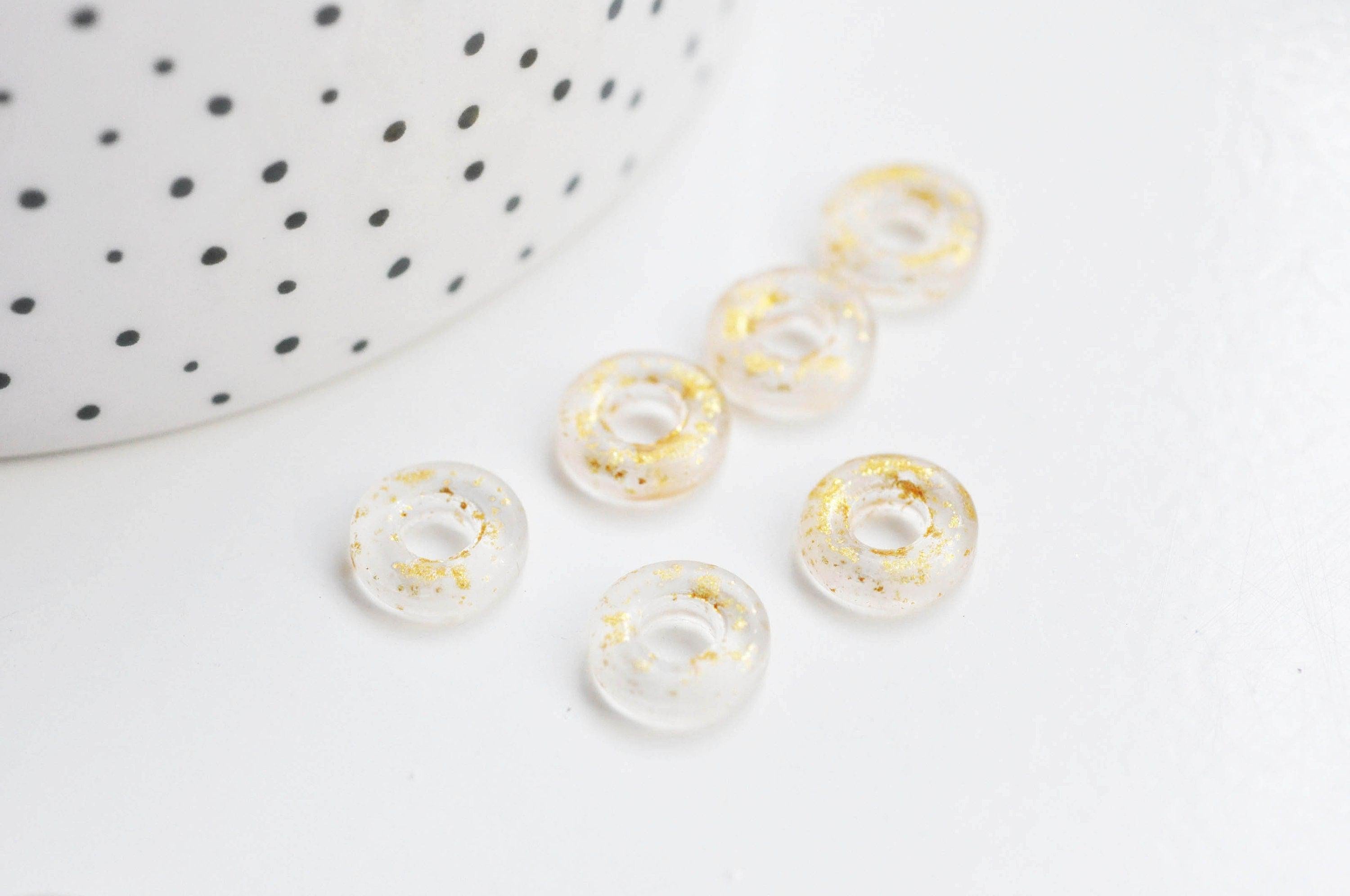 Pendentif donut verre transparent et feuille d'or, un pendentif rond verre pour vos créations de bijoux,15x3mm, x 10 (G3299)