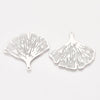 Pendentif estampe filigrane feuille gingko laiton argenté, Pendentif très fin et léger ,30x33mm, x2 (G5151)