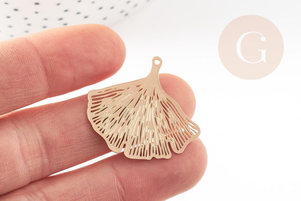 Pendentif estampe filigrane feuille gingko laiton doré 30x33mm, Pendentif très fin et léger, x2 (G4440)