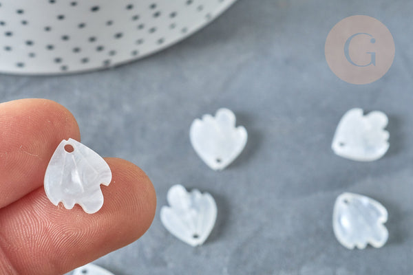 Pendentif feuille acétate résine blanc crème 15mm, x5 (G8430)