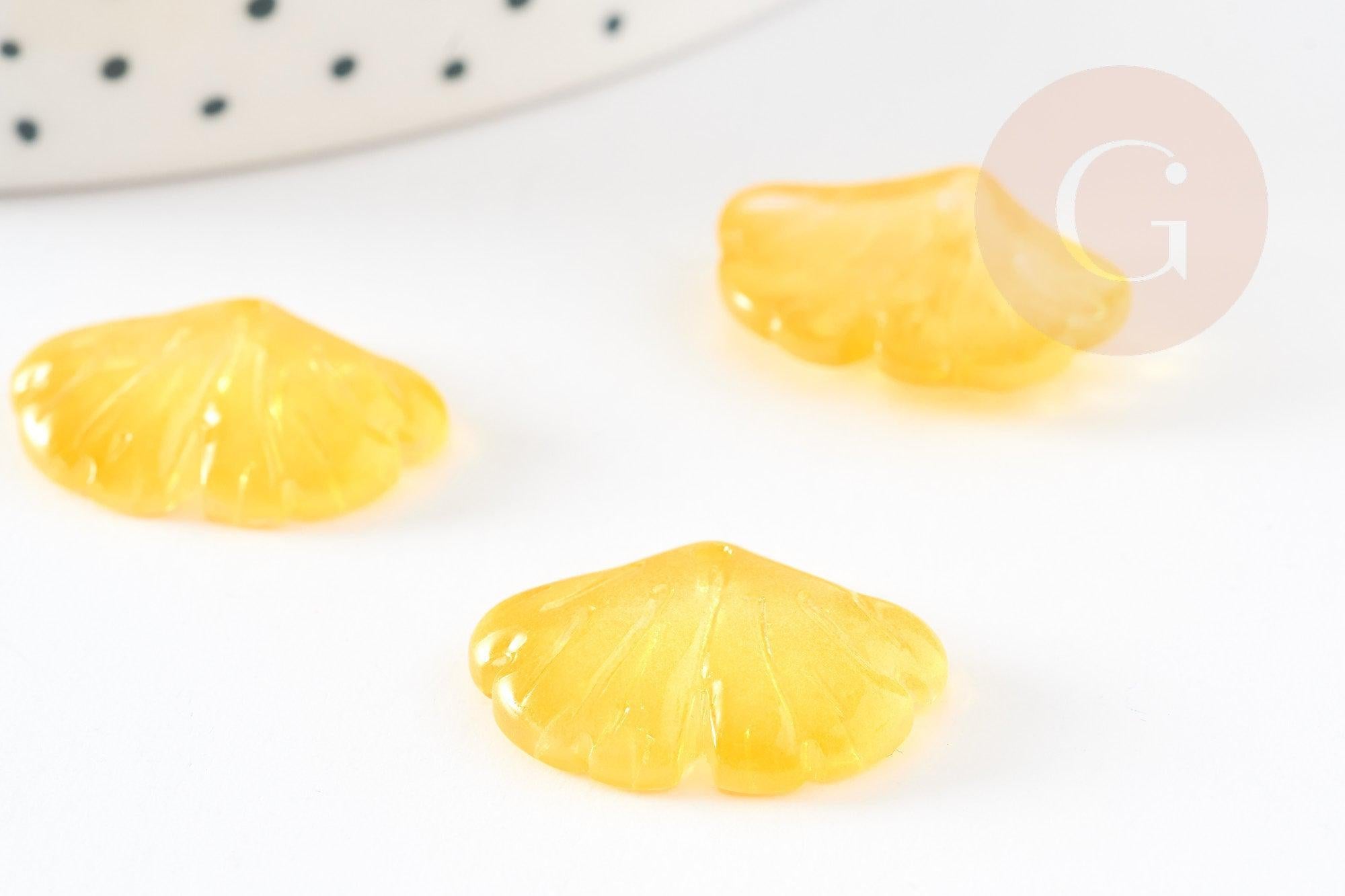 Pendentif feuille gingko verre jaune 15x20mm, x10 (G4701)