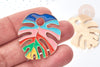 Pendentif feuille monstera zamac doré émaux colorés 33.5x30mm, Pendentif très fin et léger pour création de bijoux, x1 G8083