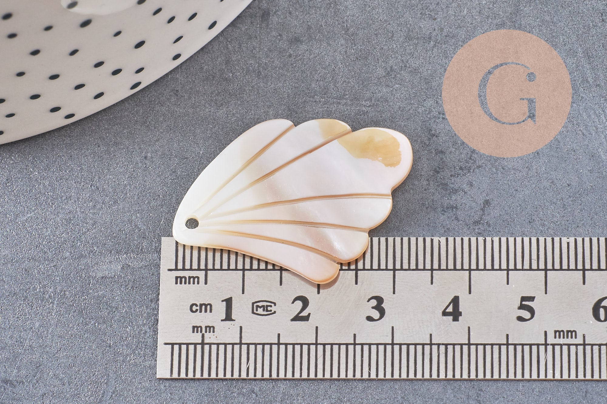 Pendentif feuille nacre jaune naturelle,perle feuille,nacre naturelle,coquillage blanc,création bijoux,35mm, x1, G0911