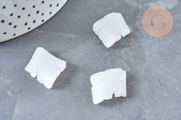 Pendentif feuille verre blanc, 26mm ,pendentif verre , x1 (G6821)