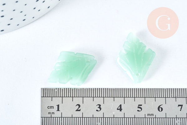 Pendentif feuille verre vert imitation jade 26mm, un pendentif feuille verre créations de bijoux,x1 G6954