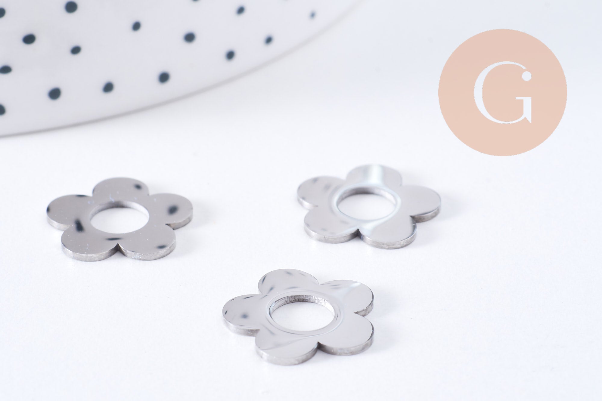 Pendentif fleur acier 304 inoxydable platine percé 16mm, x1 (G10640)