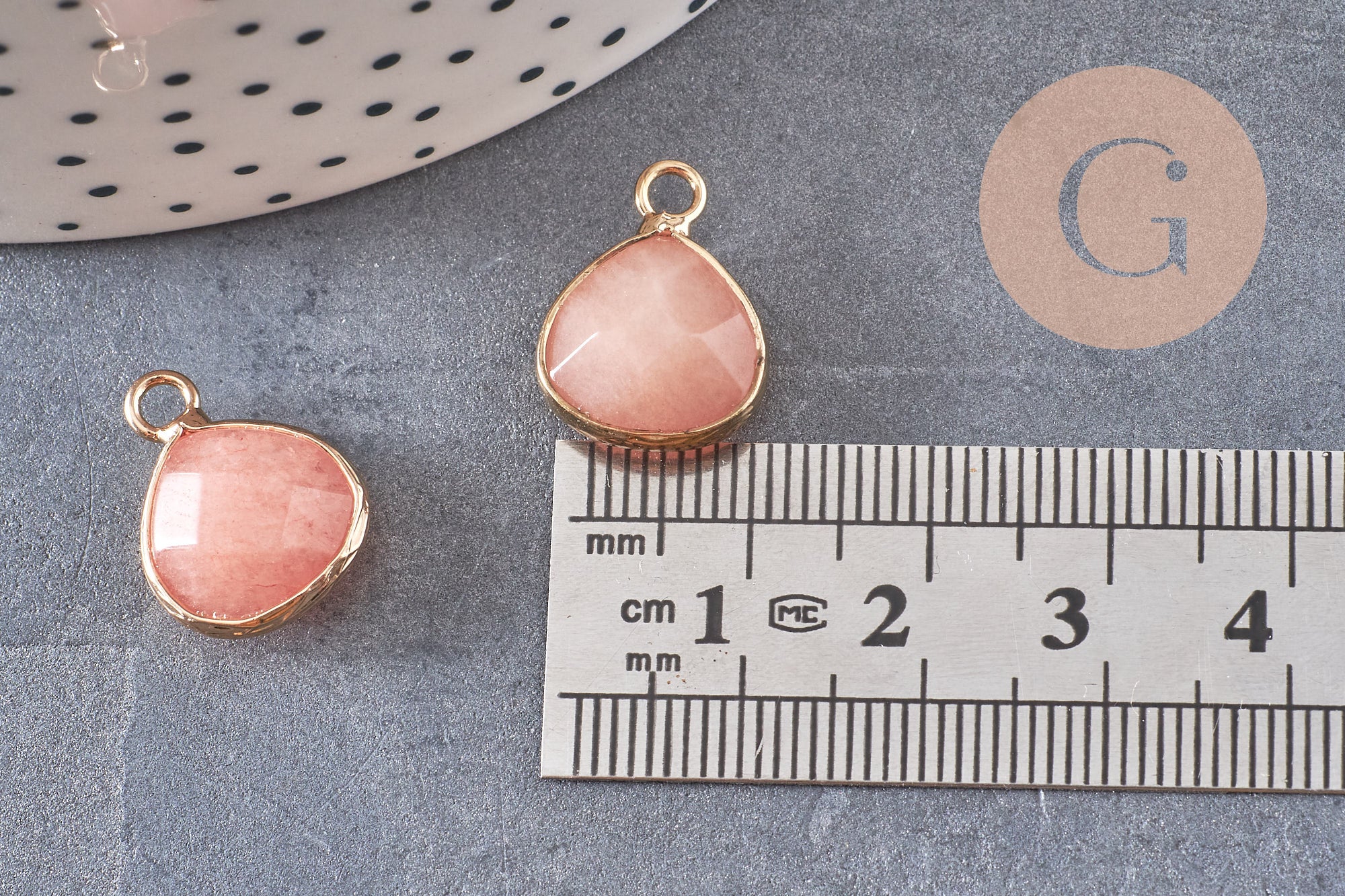 Pendentif goutte jade rose corail,pendentif bijoux, pendentif jade,pendentif pierre,jade naturel, pendentif jade,18mm, x1 G5172