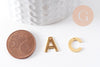 Pendentif lettre initiale alphabet acier inoxydable doré 10mm, x1 (G3071)