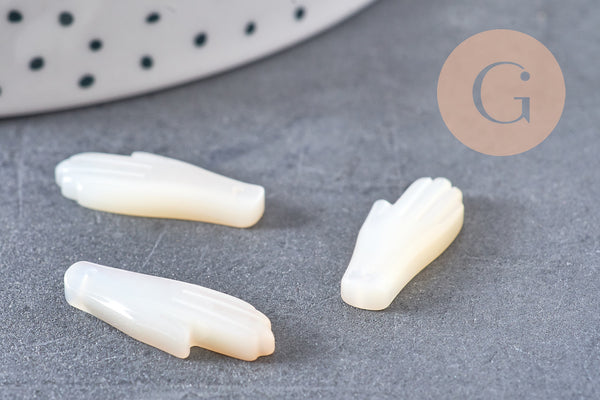 Pendentif main nacre blanche naturelle 21.5mm, x1 (G3937)