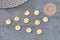 Pendentif médaille ronde acier 201 inoxydable doré 8mm, x10 (3gr) (G2440)