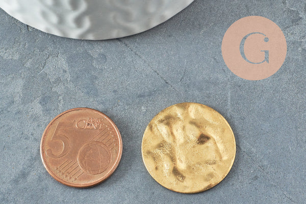 Pendentif médaille ronde martelée laiton brut 24mmnon percé, médaille dorée sans nickel x5, (G2560)