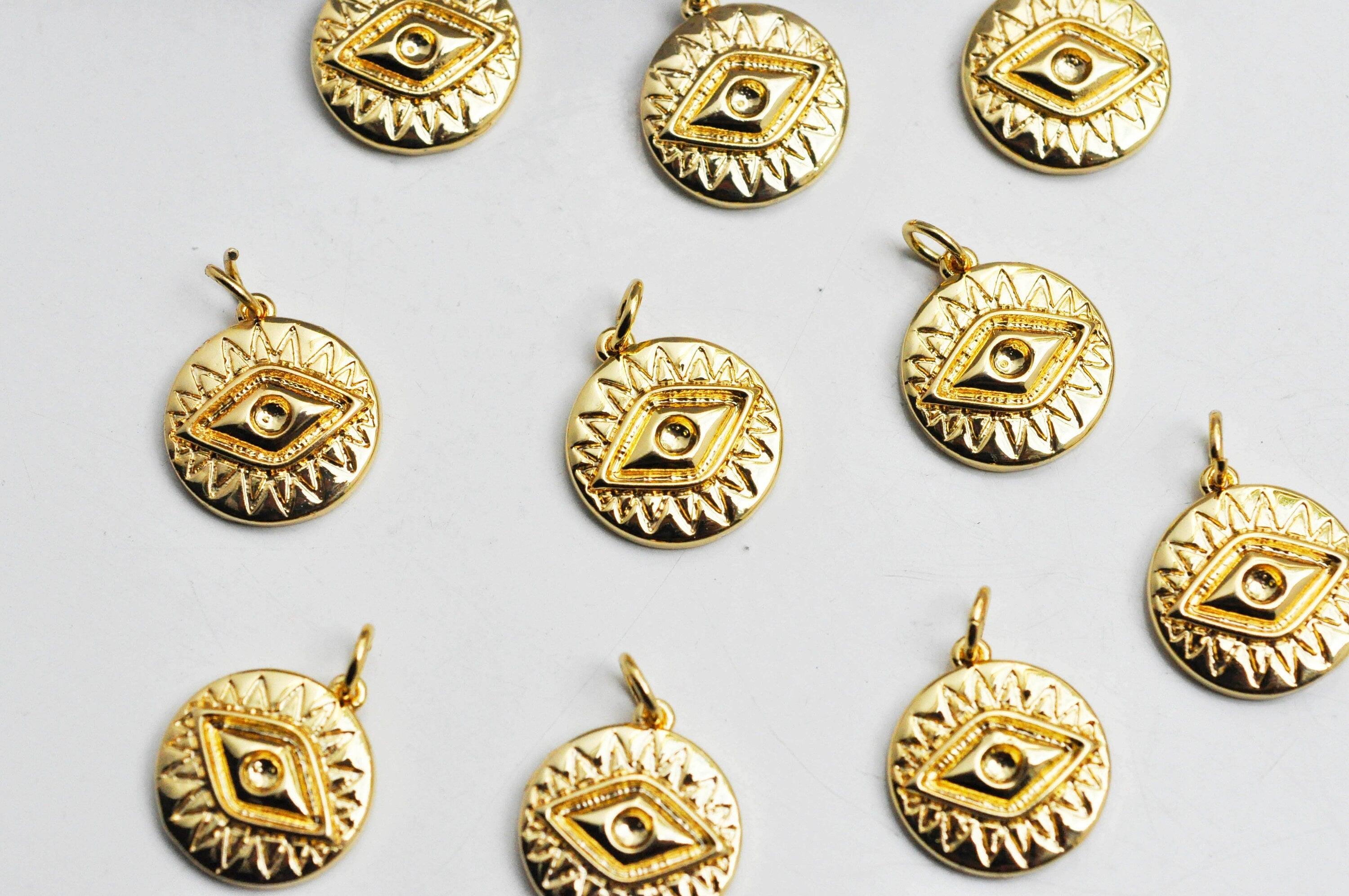 Pendentif médaille ronde oeil laiton doré 18K texturé 15.5mm, un pendentif doré sans nickel pour la création, x1 G4654