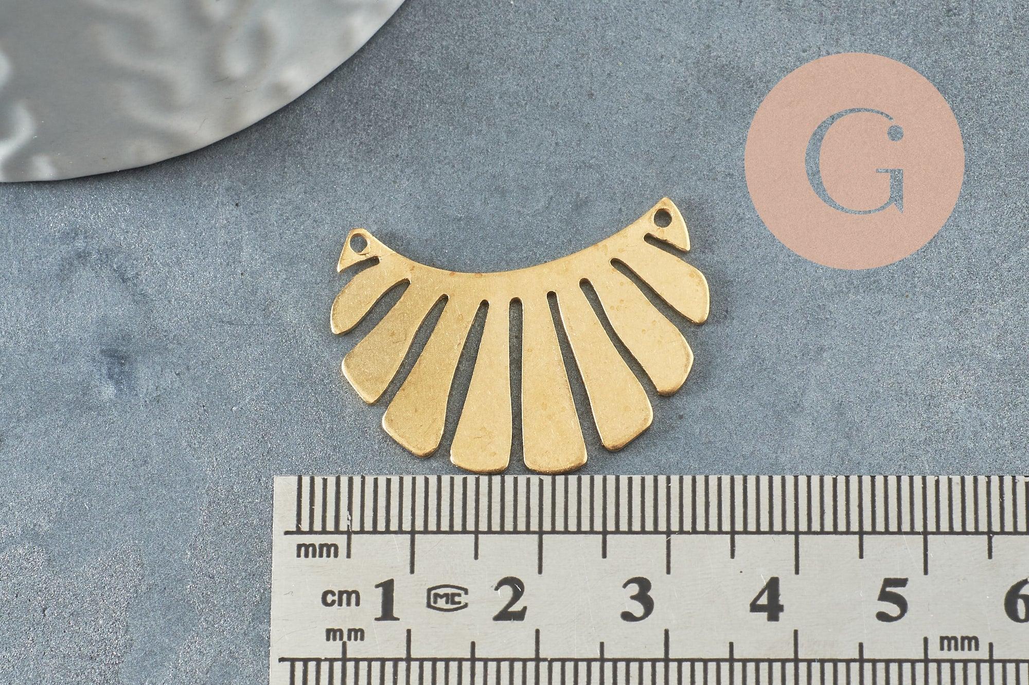 Pendentif médaille soleil laiton brut, un apprêt doré sans nickel,une médaille dorée en laiton brut,30x20mm, X2 (G4681)