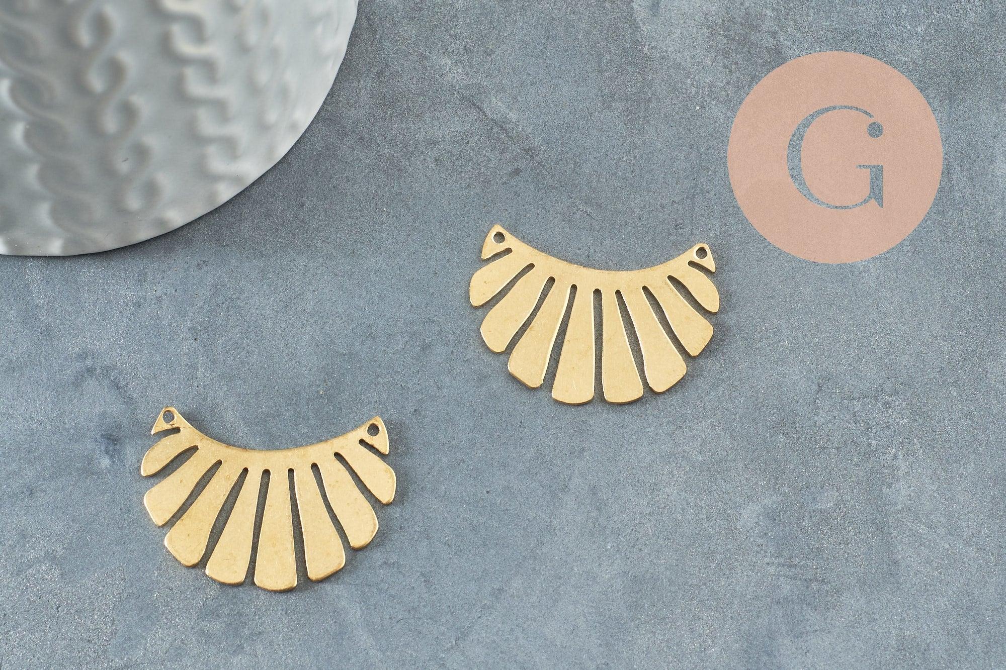 Pendentif médaille soleil laiton brut, un apprêt doré sans nickel,une médaille dorée en laiton brut,30x20mm, X2 (G4681)
