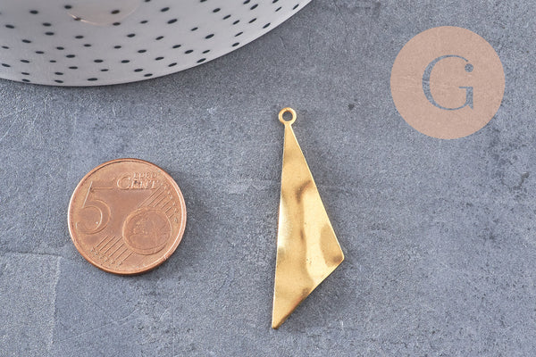 Pendentif médaille triangle martelée laiton brut 40mm, pendentif triangle couleur or création bijoux DIY, x2 (G1225)