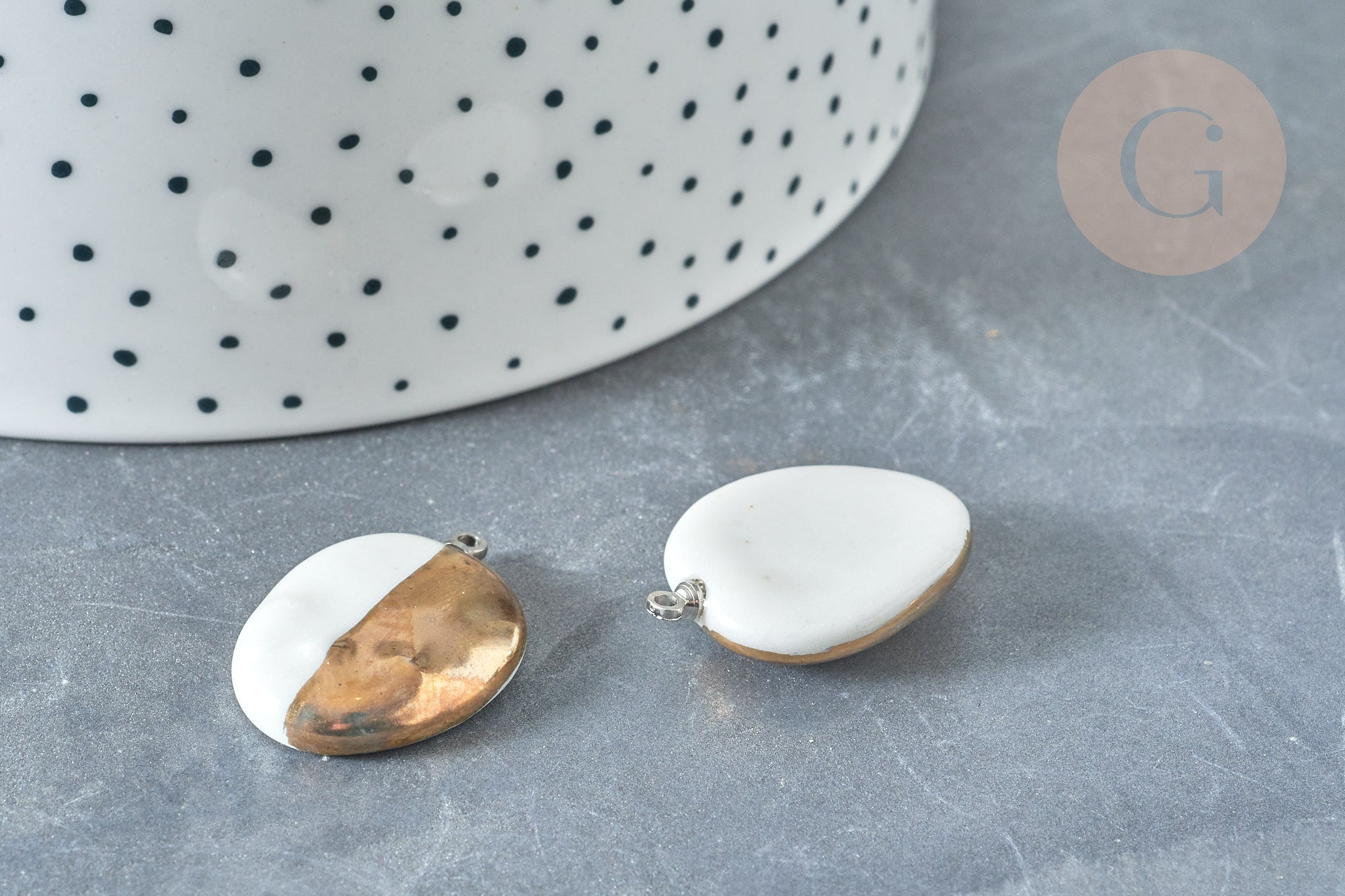Pendentif ovale porcelaine blanc doré laiton plastine mm, pendentif pour fabrication bijoux, x1 (G8039)