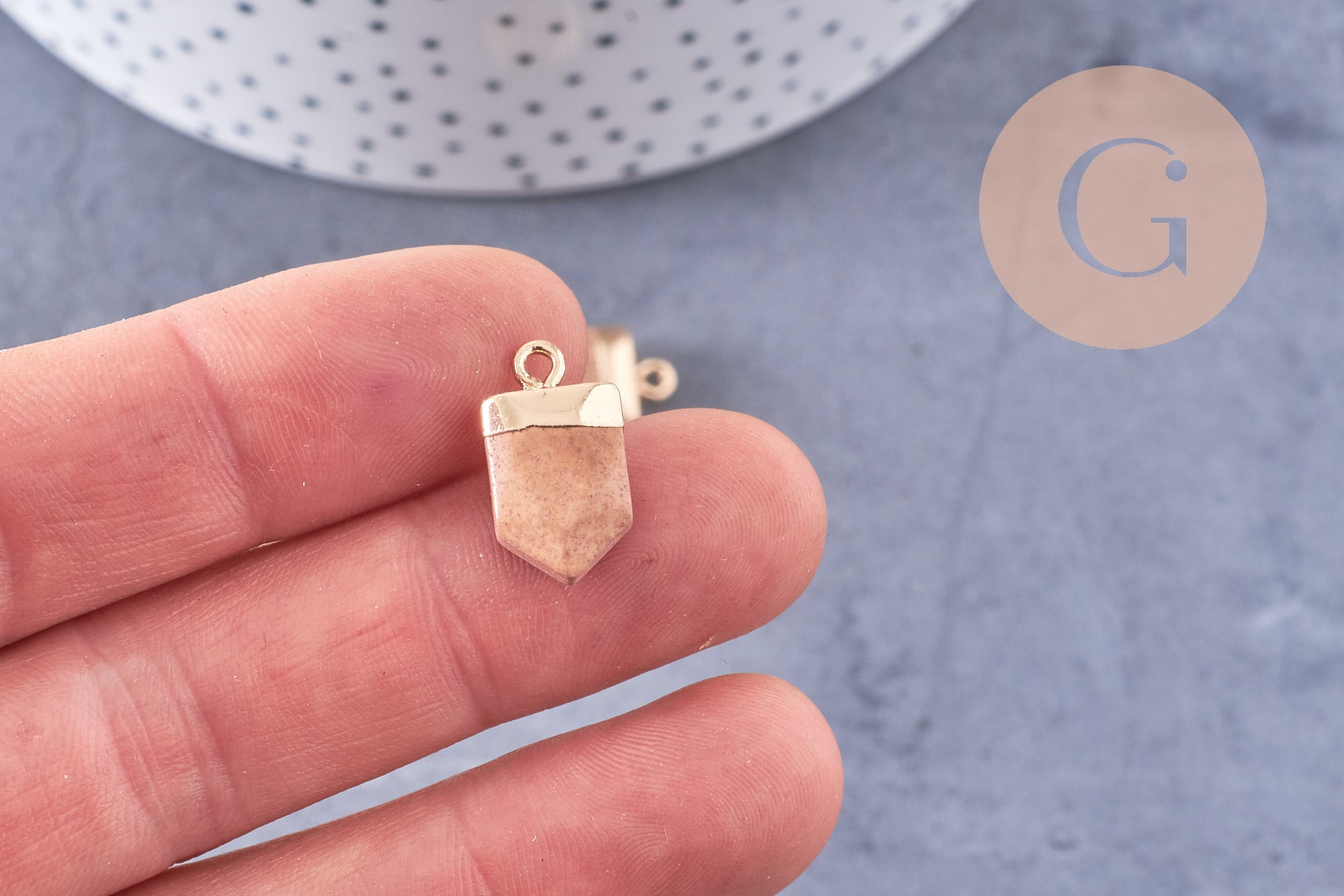 Pendentif pointe jaspe naturelle laiton doré 19mm, x1 (G7153)