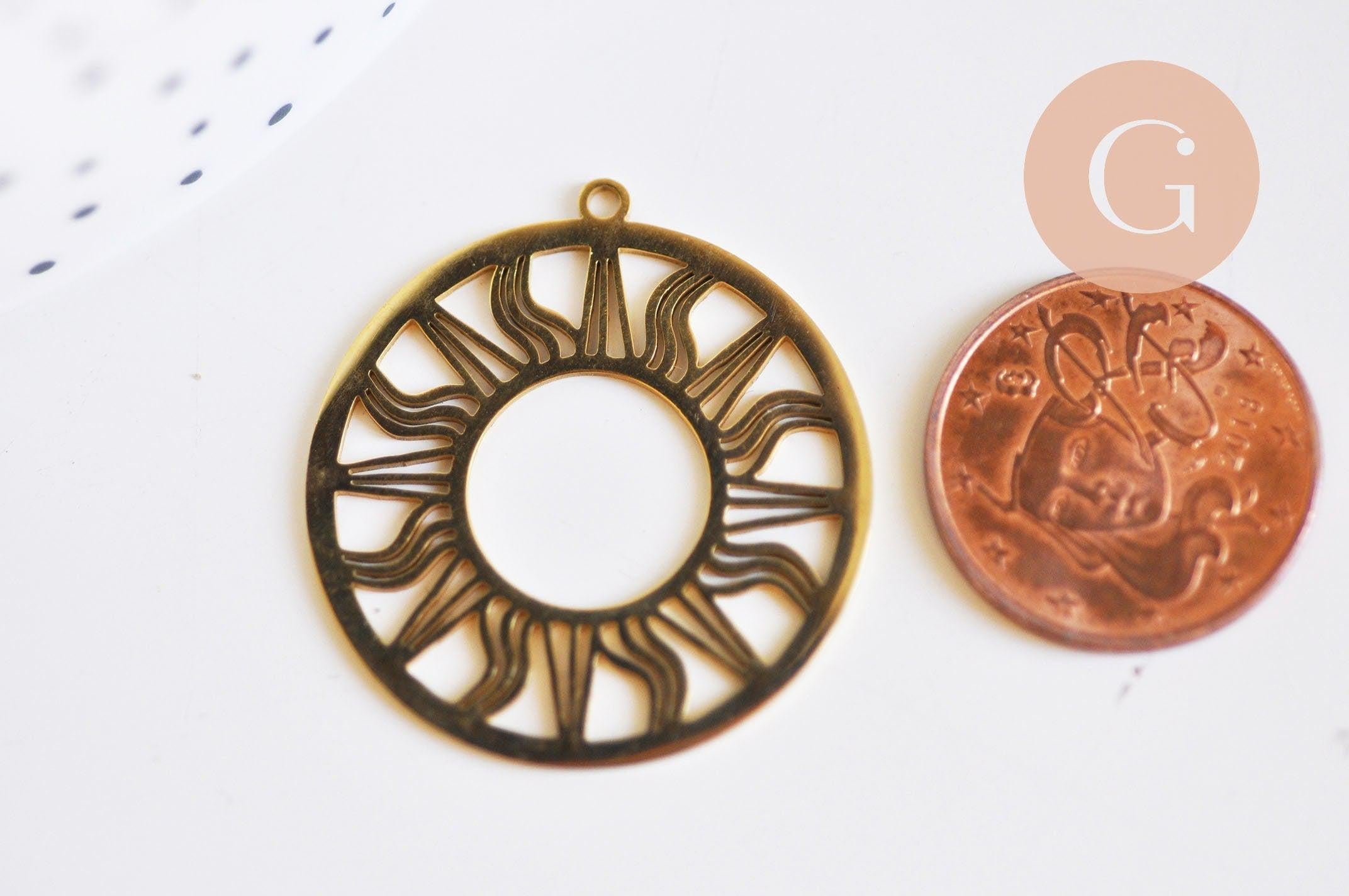 Pendentif rond soleil filigrane acier 201 inoxydable doré 33mm, pendentif sans nickel, x1 G6307