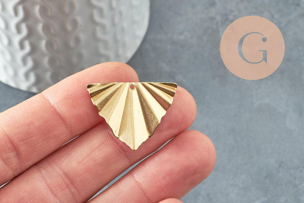 Pendentif triangle éventail plié laiton brut lisse, apprêt doré sans nickel, Pendentif doré en laiton brut,29x22mm, x2 (G3222)