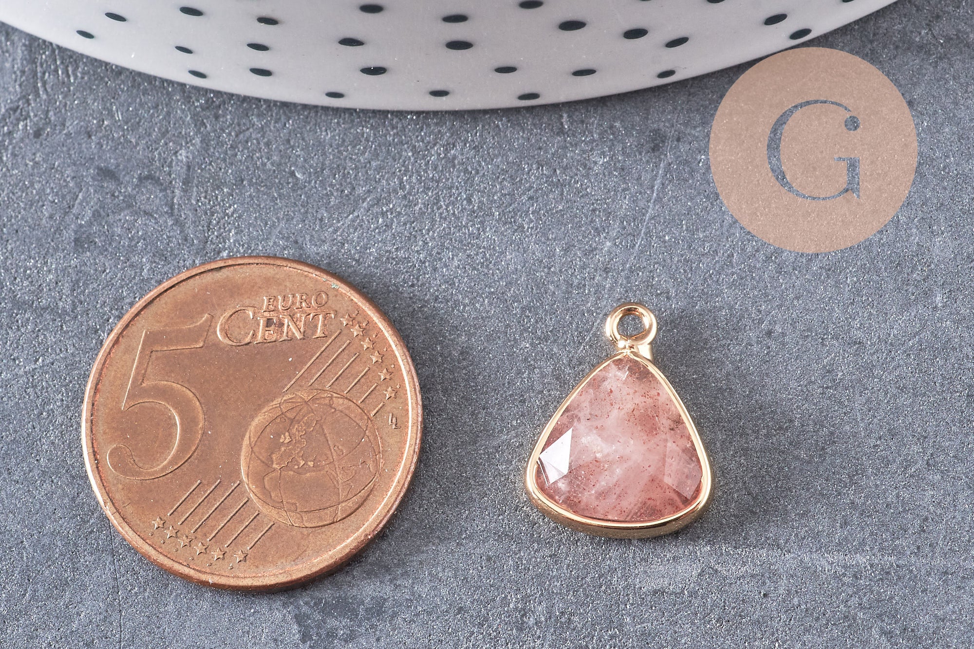 Pendentif triangle quartz fraise, pendentif pierre, support doré, création bijoux pierre naturelle, pierre naturelle, 19mm, x1, G5628