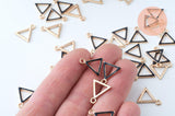Pendentif triangle zamac doré émail noir 15mm,pendentif doré pour création de bijoux, x5 G6086