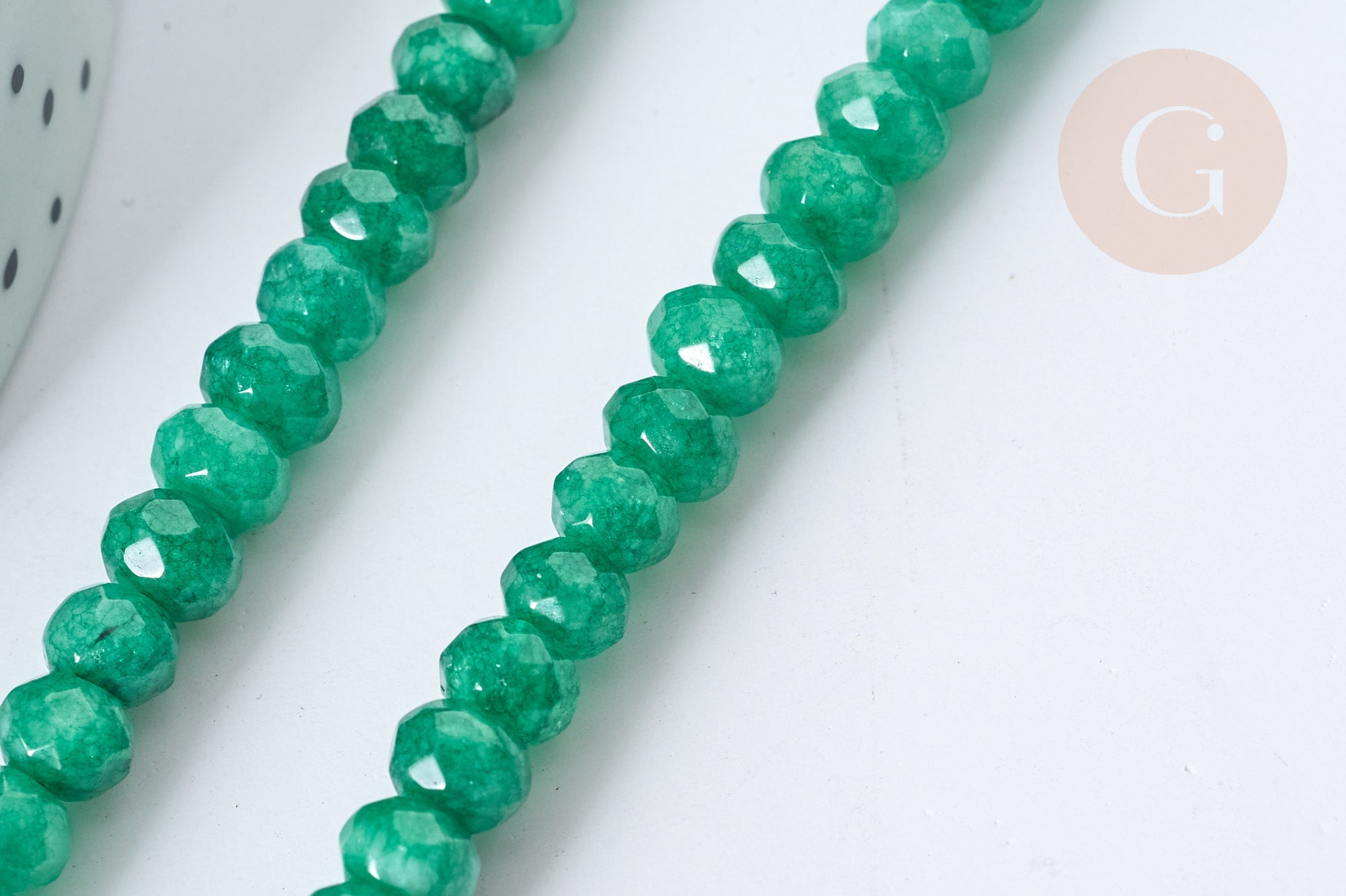 Perle Rondelle jade teinté facettée vert foncé 6x4mm, pierre, le fil de 39cm( G7887)