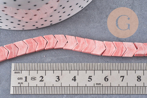 Perle agate naturelle teintée corail rouge forme V 8mm, pierre naturelle, fil de 38cm, x1 (G7068)