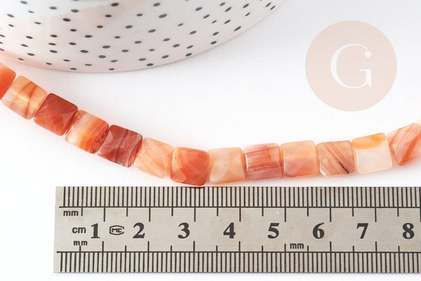 Perle carrée en agate naturelle orange, 8-8.5mm, fil de 20cm, x1 (G5879)