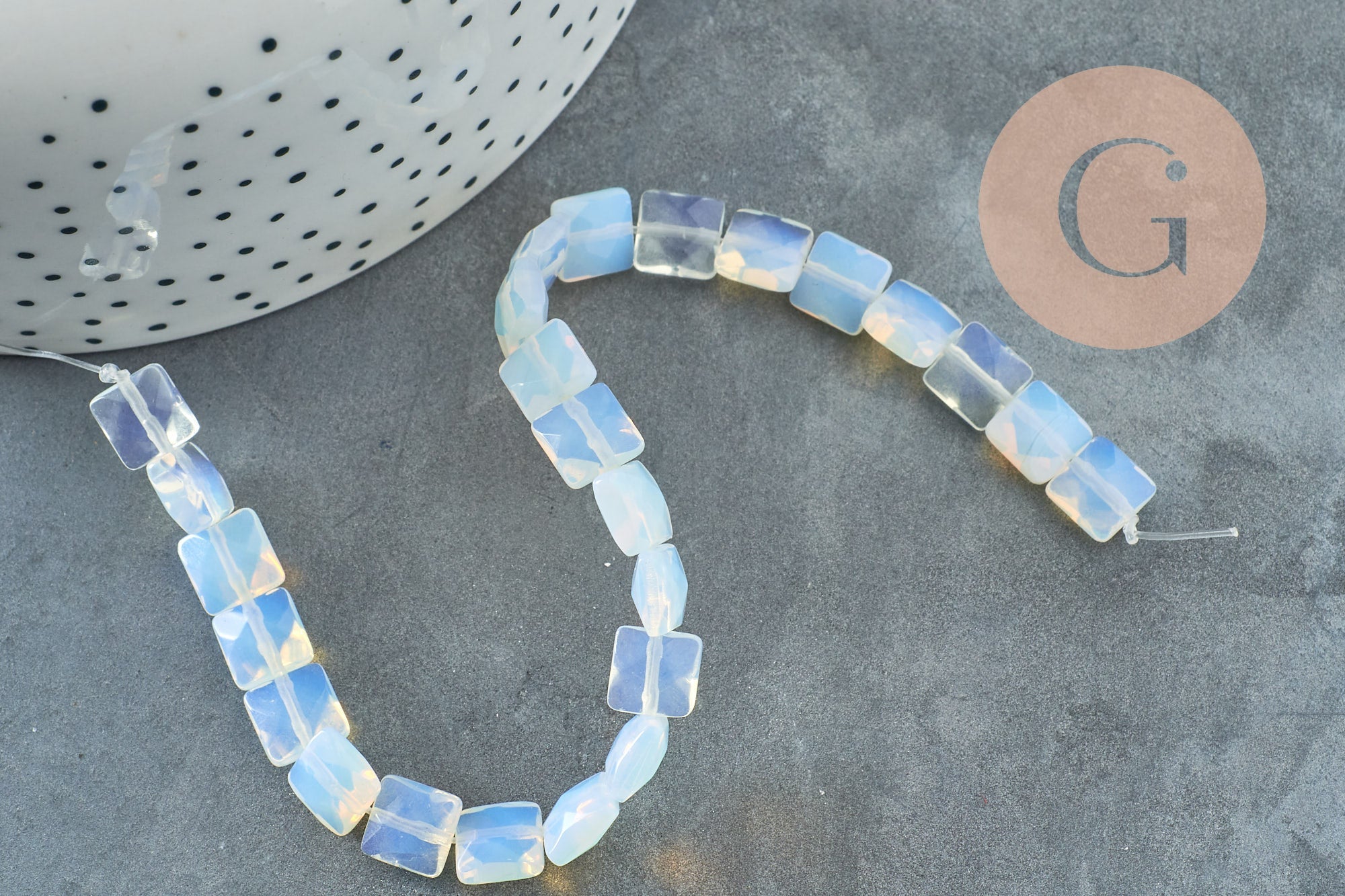 Perle carrée en opalite 12mm, bijou en pierre naturelle, opale synthétique, le fil de 20cm, x1 (G5881)