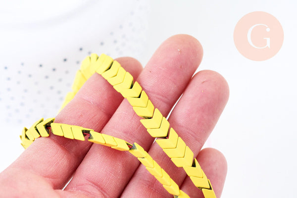Perle chevron colorée jaune hématite synthétique, 7mm, fil de 40cm, x1 (G8048)