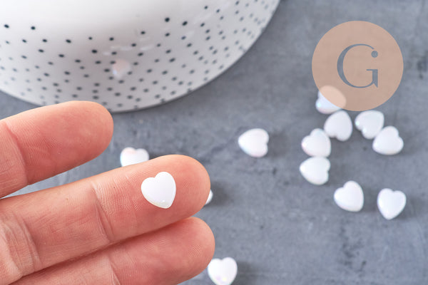 Perle coeur plastique acrylique blanc irisé 8mm, x30 (5.7gr) (G3490)