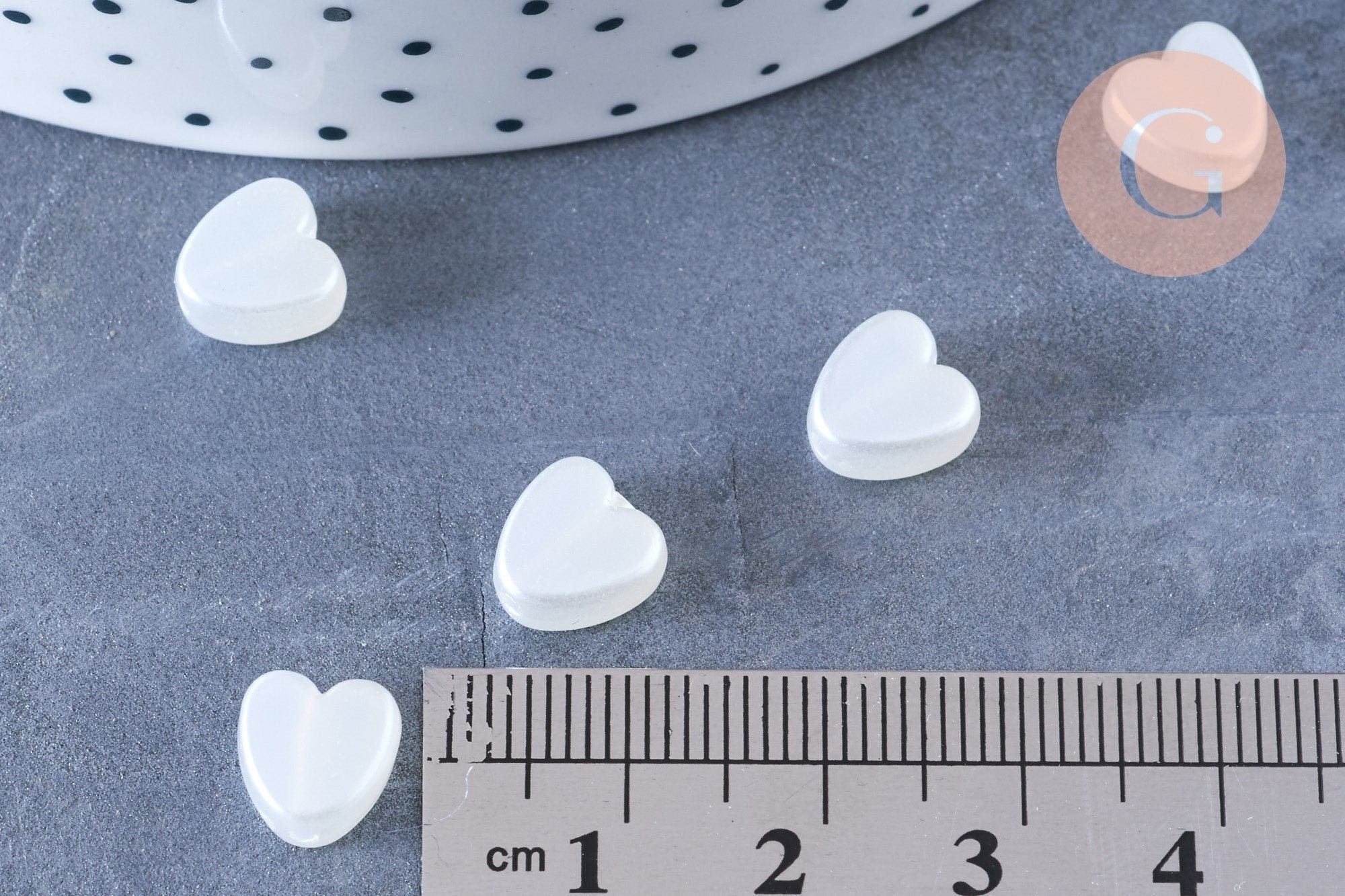 Perle coeur plastique blanc nacré 8mm , x 20 perles (G6439)