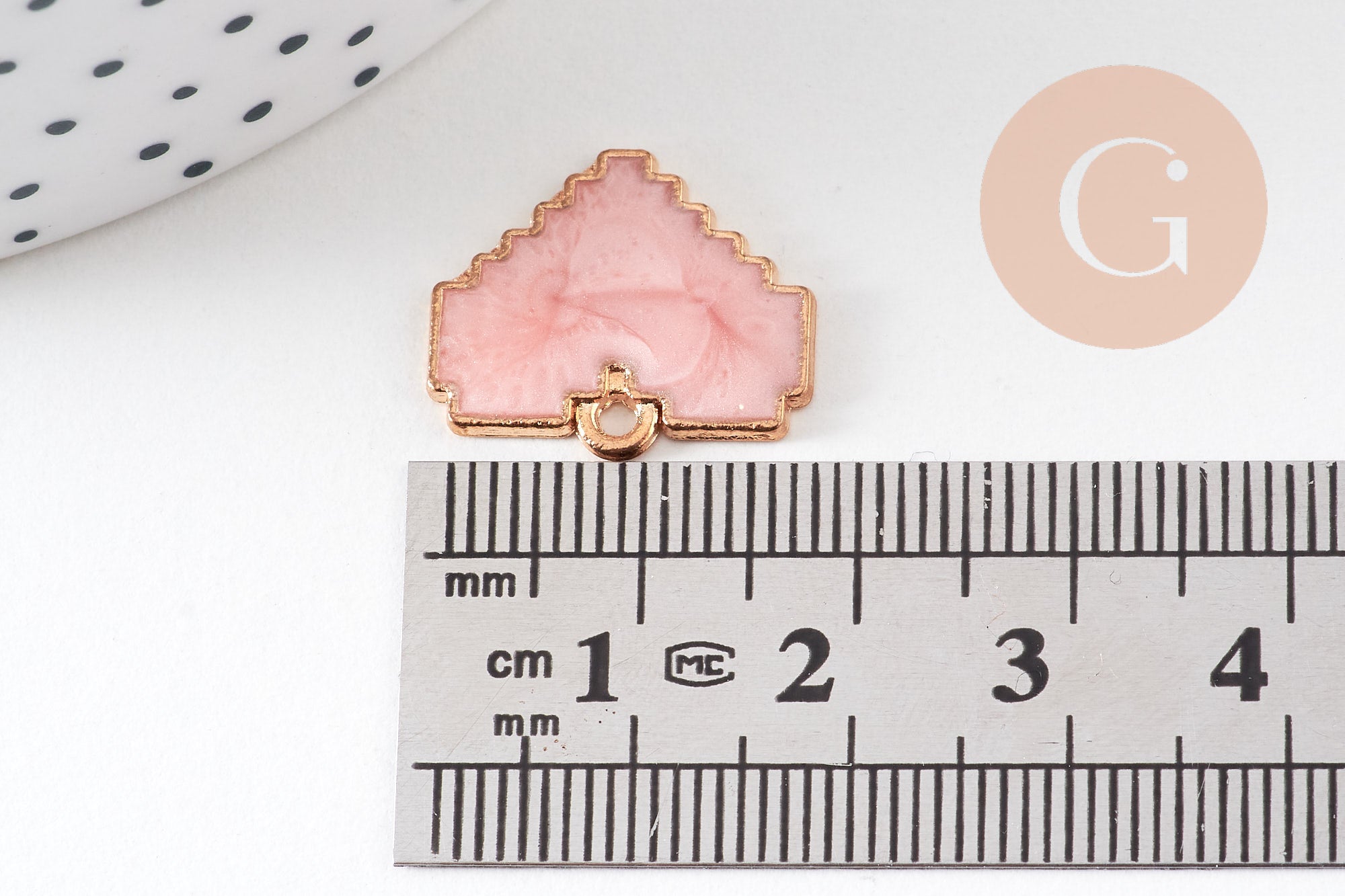Perle coeur zamac doré émail rose nacré 15x18mm, création bijou amour amitié x1 (G5310)