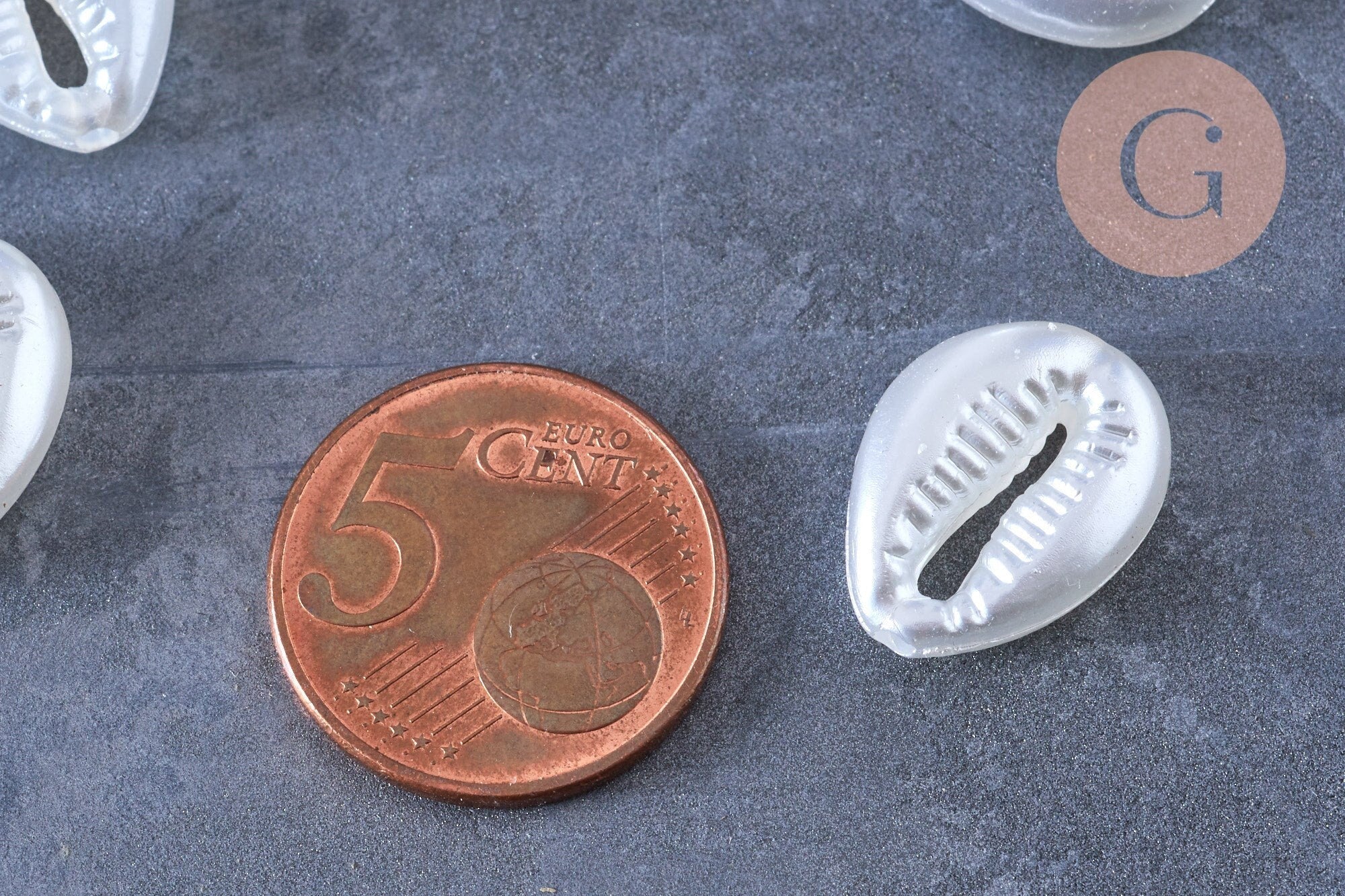Perle coquillage cauri plastique blanc nacré 18mm, x10 perles (G6434)