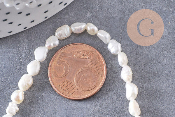 Perle eau douce naturelle keshi 2 faces polies 5-6mm, x1 fil de 18cm (G10540)