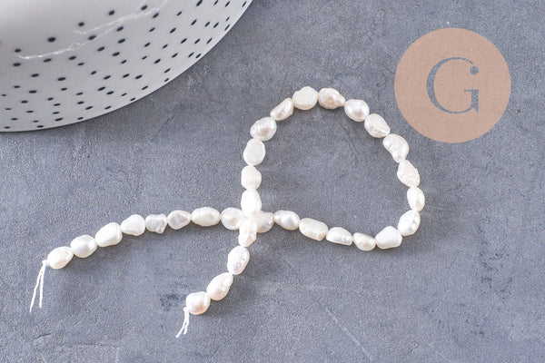 Perle eau douce naturelle keshi 2 faces polies 5-6mm, x1 fil de 18cm (G10540)