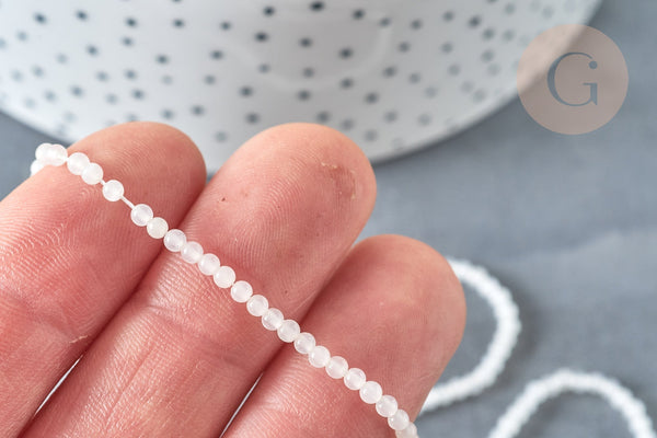 Perle jade blanc naturel ronde 2mm, x1 fil de 41 cm (G7397)